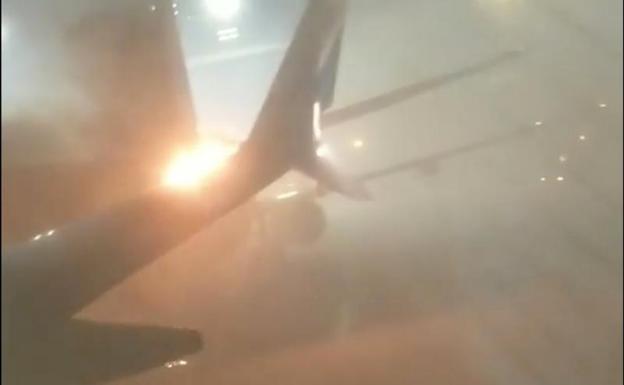 Fuego en la cola de uno de los aviones.