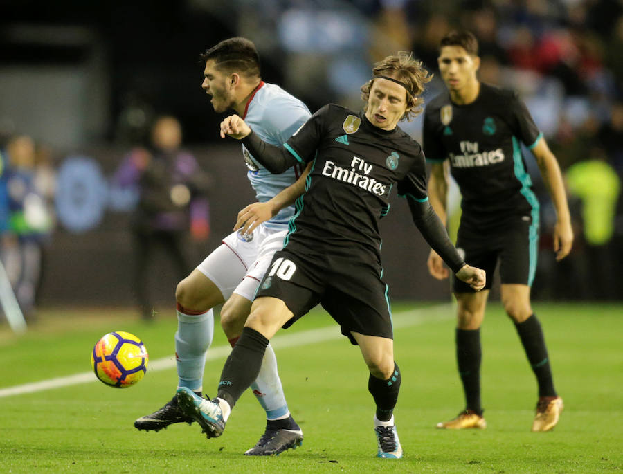 El Real Madrid empató ante el Celta en Balaídos, 2-2, en la jornada 18 de Liga. El cuadro vigués se adelantó con Wass y Bale remontó para los blancos. Sin embargo, Maxi Gómez marcó la igualada en los instantes finales.