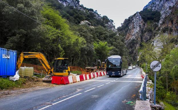 Obras de acondicionamiento de la carretera N-621.