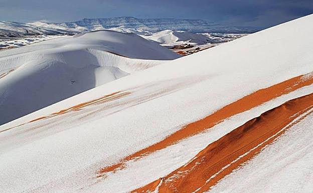 El desierto también se cubre de blanco por la nieve