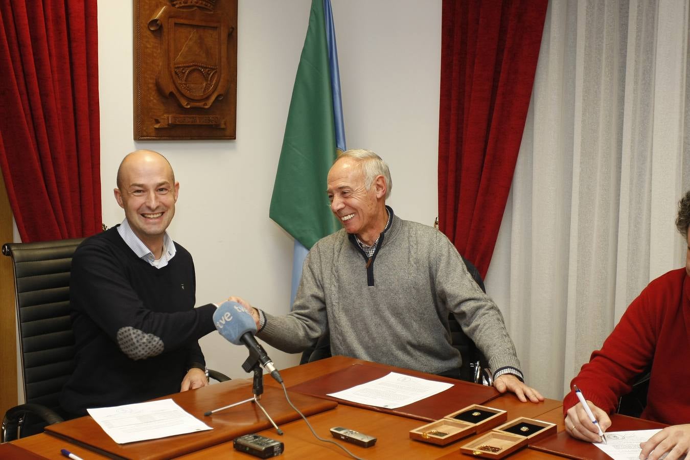 Imágenes del pleno con Rafael Lombilla y Óscar Villegas