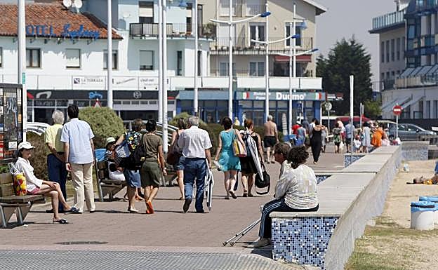 La vigilancia policial se incrementó el pasado verano ante la amenaza de un incremento de los robos. 
