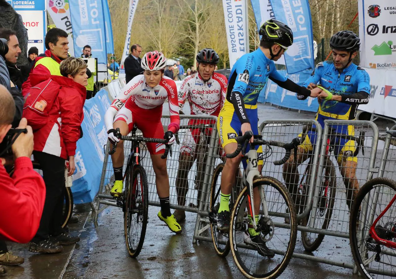 La selección cántabra se ha hecho con la medalla de oro en la prueba de relevos del Campeonato de España de Ciclocross, que se celebra desde el viernes hasta el domingo en la localidad gupuzcoana de Legazpia.