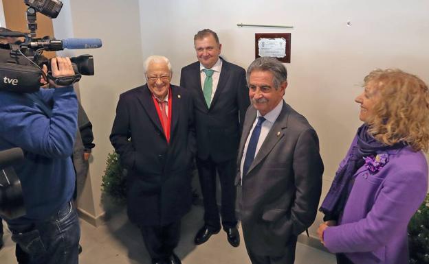 Valdáliga celebra con el padre Ángel la inauguración de su nueva residencia de ancianos