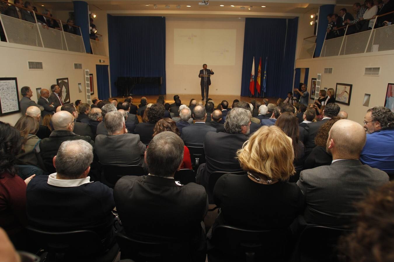 Ana Botín acapara el protagonismo en la recepción de Revilla en la Casa de Cantabria. En la cita, previa al día de la comunidad en Fitur, no estuvieron ni la vicepresidenta regional ni el ministro de Fomento