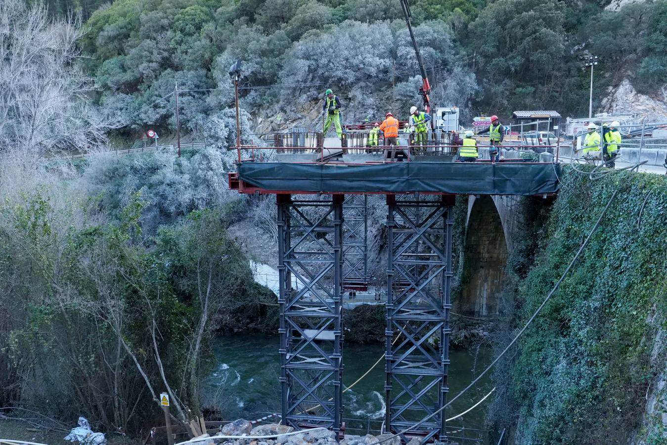 El puente de Lebeña toma forma