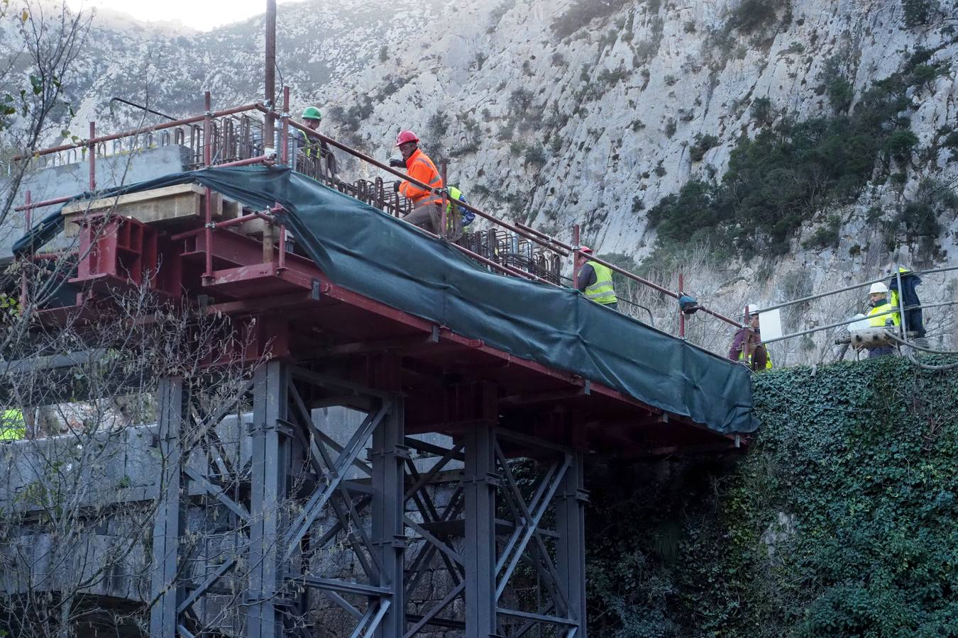 El puente de Lebeña toma forma