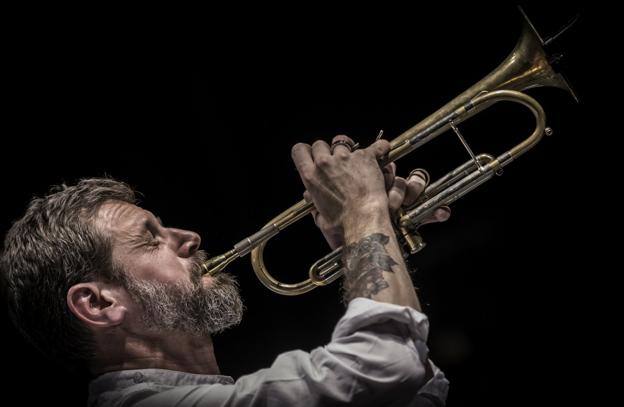 El trompetista Fabrizio Bosso ofrercerá un doble recital en el Auditorio el próximo viernes. :