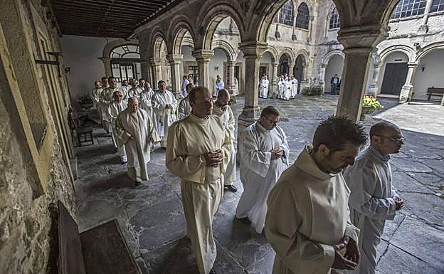 La edad media de los sacerdotes de la Diócesis de Santander es bastante elevada, 68 años.