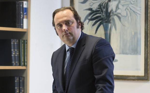 Pedro Pérez Eslava, en su despacho de la ACAT, situado en el Paseo de Pereda