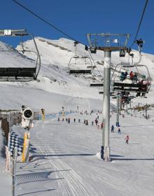 Imagen secundaria 2 - Tráfico reabre el acceso a la estación de Alto Campoo, que ha permanecido cerrado casi dos horas