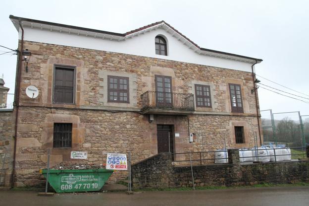 Las obras de rehabilitación del albergue de Pesquera están paradas. 