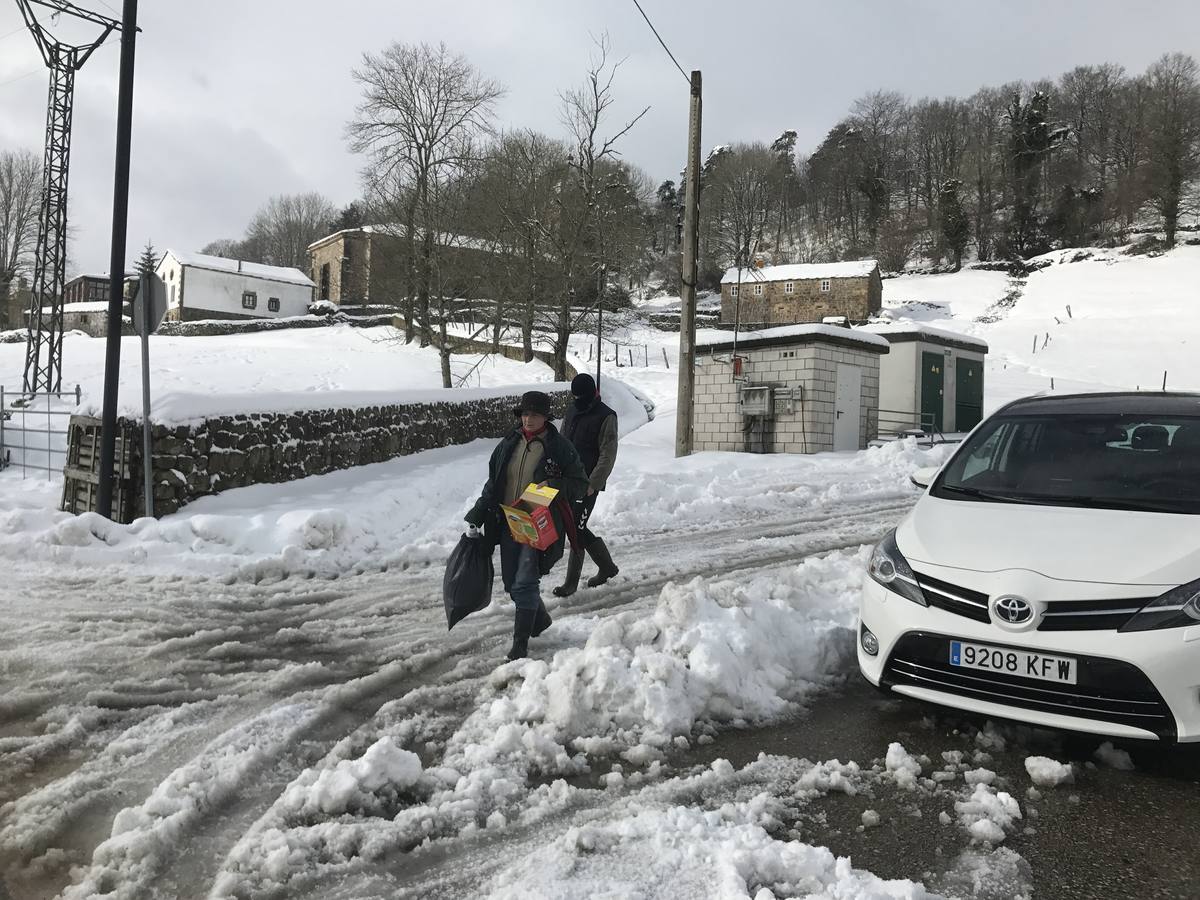 400 alumnos de Cantabria se quedan sin clase por la nieve