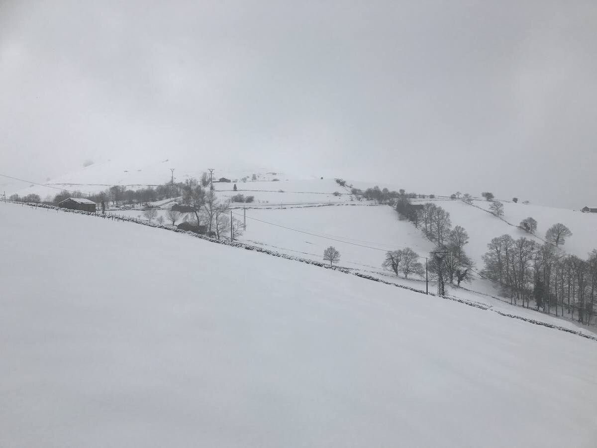 400 alumnos de Cantabria se quedan sin clase por la nieve