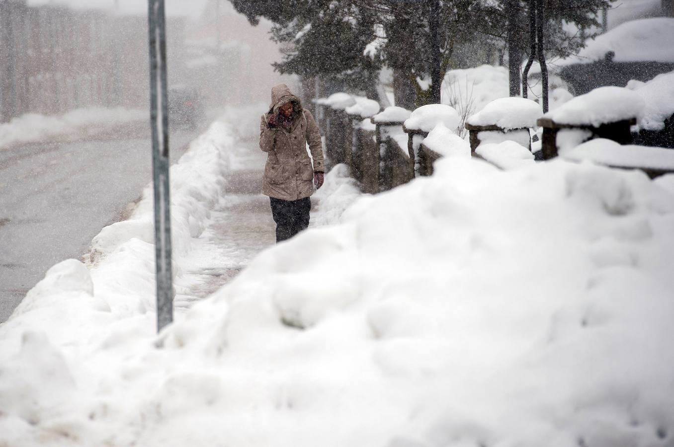 Las imágenes que está dejando el temporal polar en Cantabria