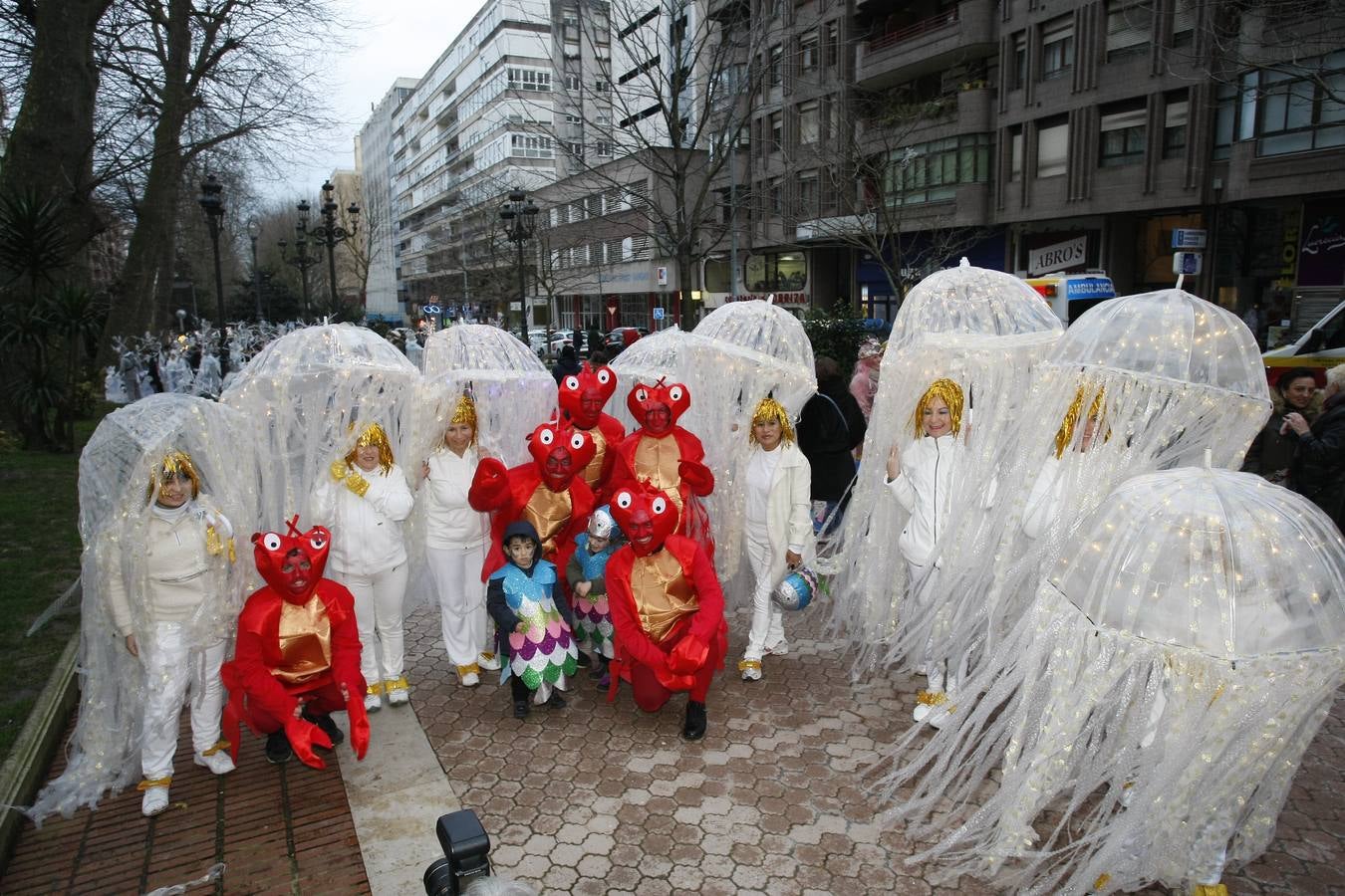 Medusas y muñecas de goma eva toman Santander