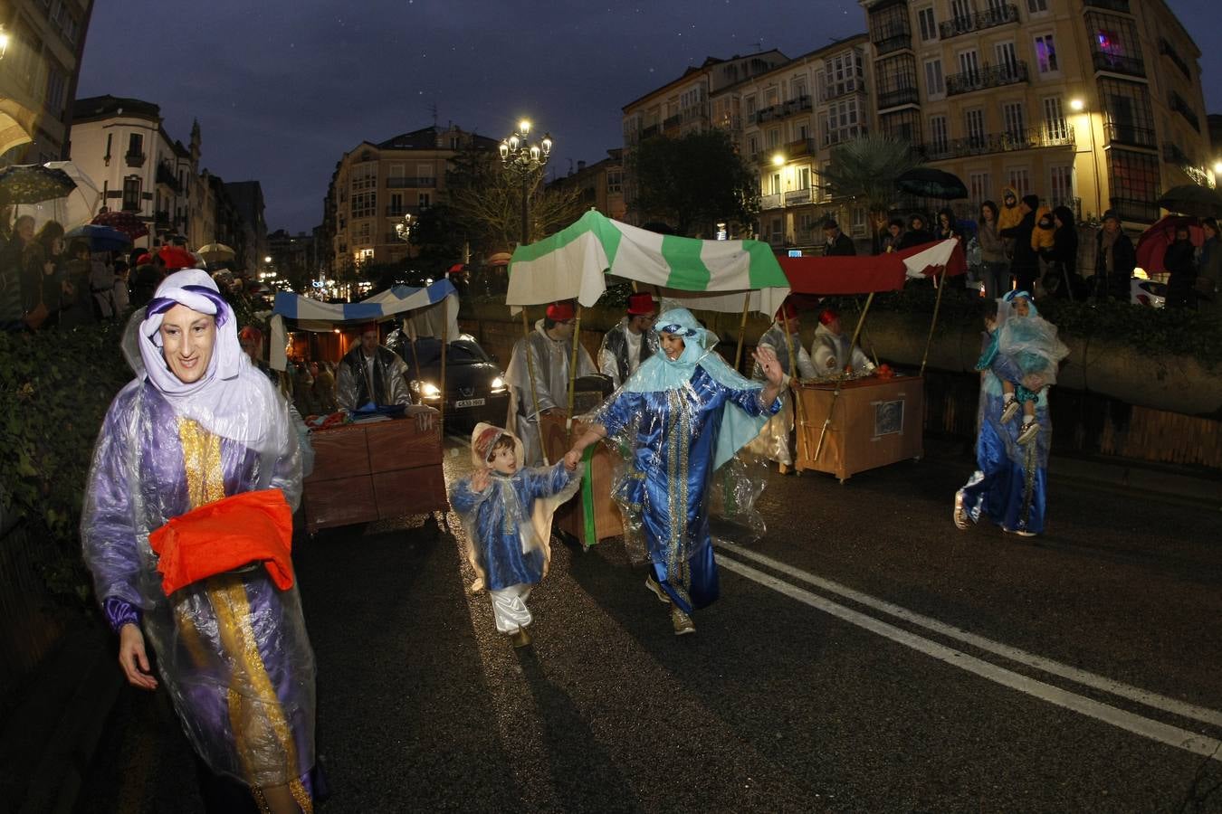 Medusas y muñecas de goma eva toman Santander