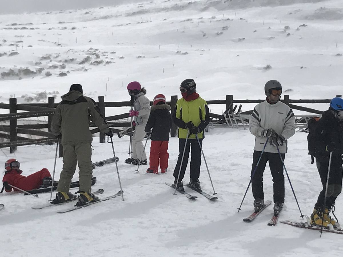 La nieve ha dificultado esta mañana los accesos a Alto Campoo