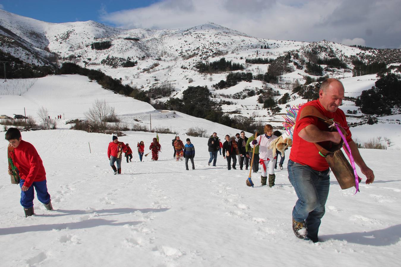 El carnaval de Piasca, bajo la nieve