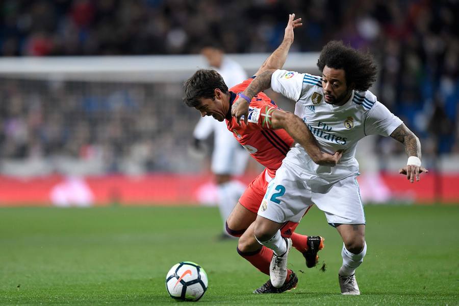 El equipo de Zidane encontró en una lánguida Real Sociedad al rival perfecto para ganar moral, pero aún así encajó dos goles (5-2) en el Santiago Bernabéu.