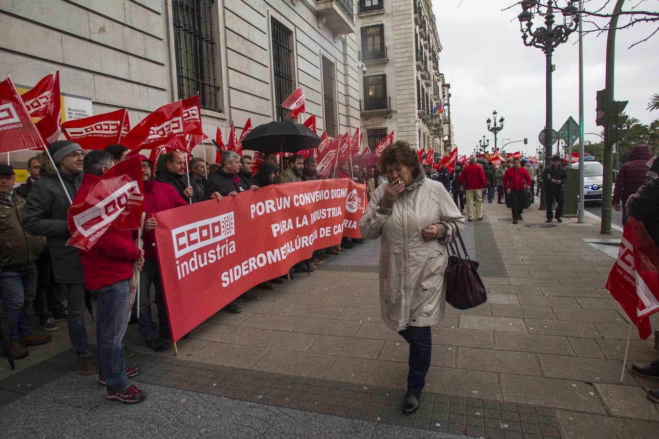 Las Federaciones de Industria de CC OO y UGT han celebrado una asamblea y una manifestación para reclamar el convenio colectivo del sector, pendiente desde 2016