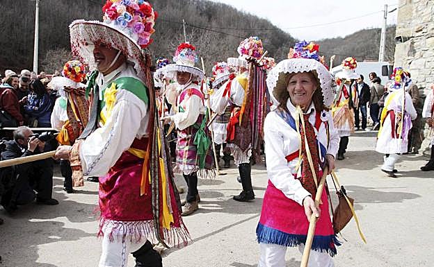 El Valle de Polaciones se prepara para recibir el sábado a los zamarrones