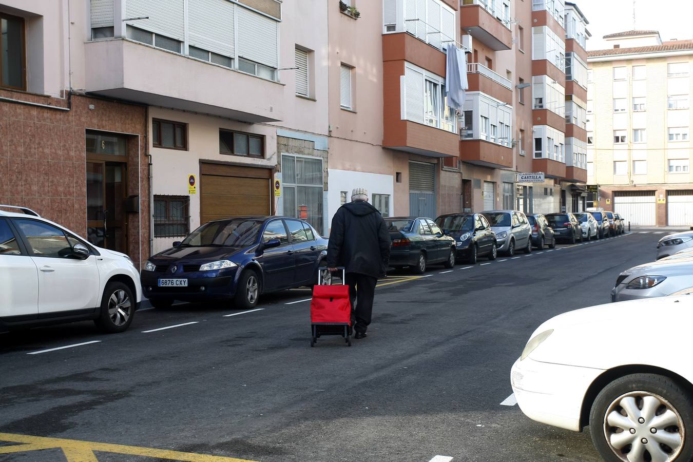 Los trabajos de renovación urbana han supuesto la sustitución de las redes eléctrica y de aguas, del alumbrado público, la renovación de las aceras y el asfaltado de los viales