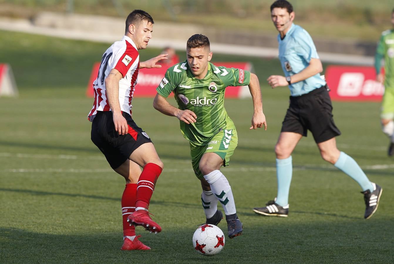 El Racing ha caído ante el Athletic B por 3 goles a 0 en un pobre partido disputado en Lezama