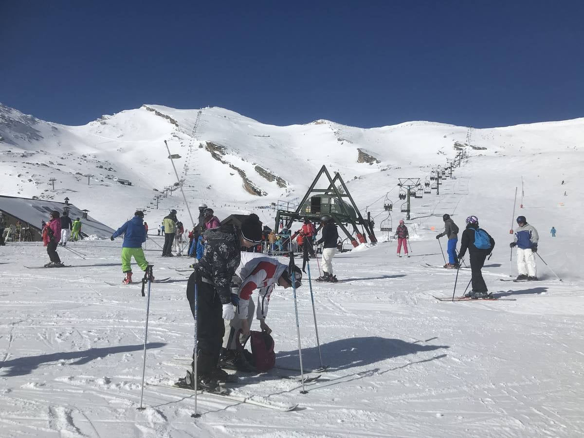 Este domingo han cumplido las expectativas. Alto Campoo vuelve a colgar el cartel de aforo completo