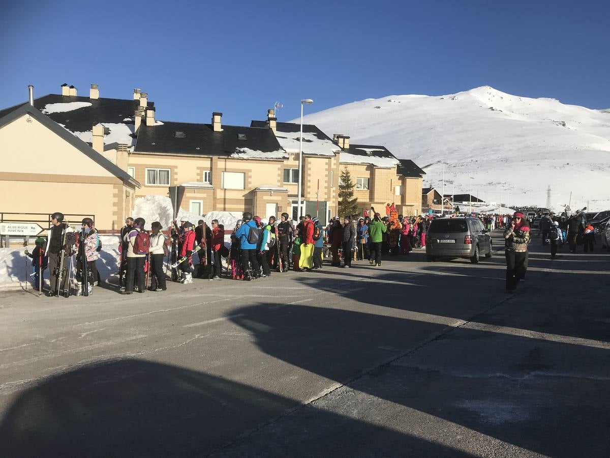 Este domingo ha cumplido las expectativas. Alto Campoo vuelve a colgar el cartel de aforo completo