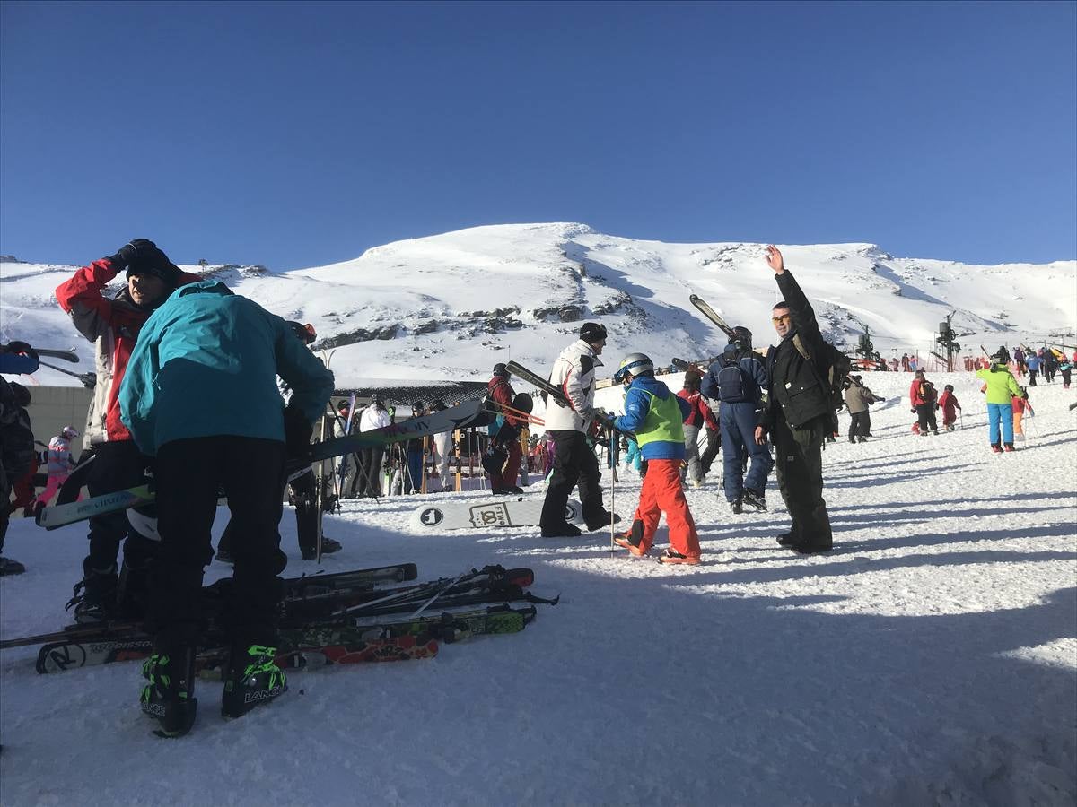 Este domingo ha cumplido las expectativas. Alto Campoo vuelve a colgar el cartel de aforo completo