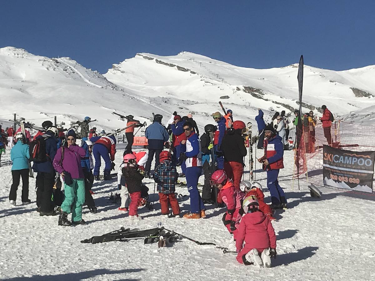 Este domingo ha cumplido las expectativas. Alto Campoo vuelve a colgar el cartel de aforo completo