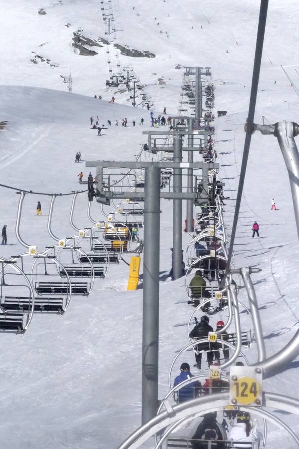 Este domingo han cumplido las expectativas. Alto Campoo vuelve a colgar el cartel de aforo completo