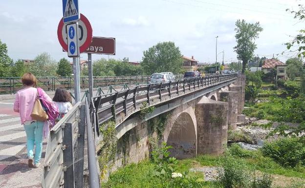 Puente romano sobre el río Besaya entre Cartes y Santiago