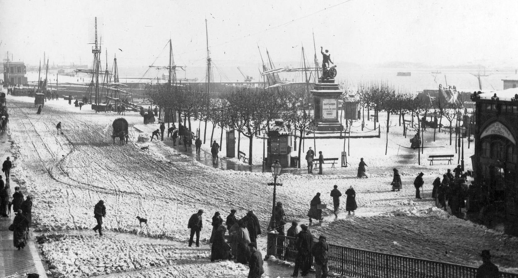 La plaza de la Dársena en 1884.