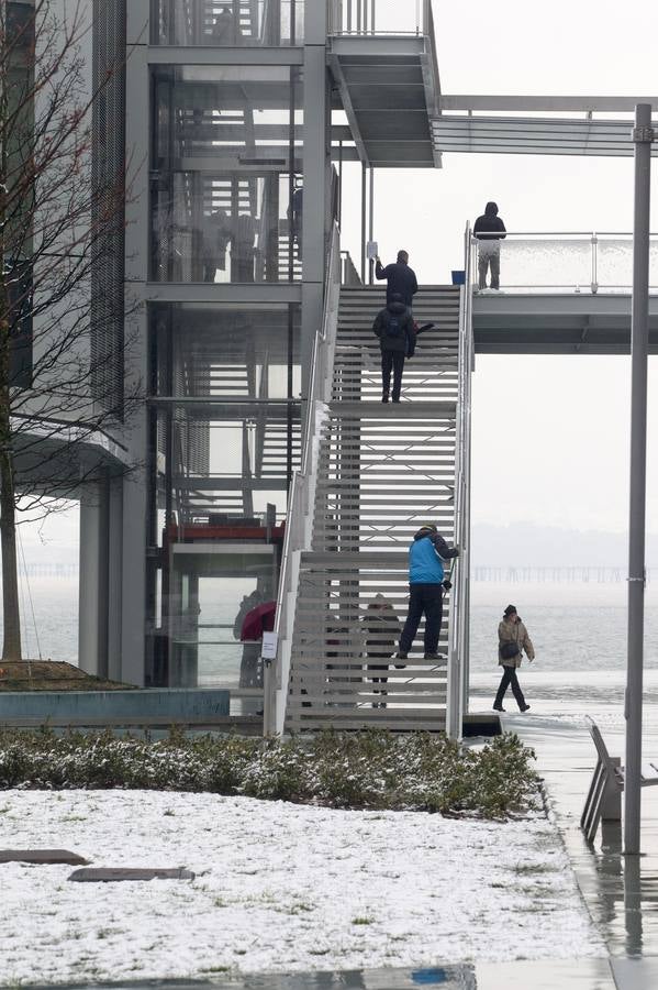 Fotos: A clase y a trabajar bajo la nieve