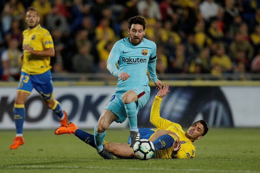 Inesperado empate en Las Palmas del Barcelona antes de recibir al Atlético. La distancia con el segundo es ahora de cinco puntos en la clasificación. Mal partido de los azulgrana donde Calleri igualó el gol de Messi desde el punto de penalti.