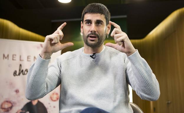 Melendi, durante la entrevista, ayer, en Madrid.