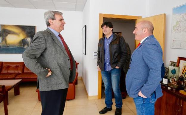 Encuentro del consejero de Presidencia con Molleda y San Emeterio