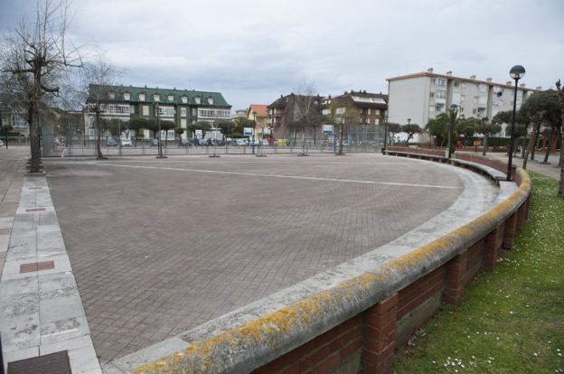 El Ayuntamiento pretende reformar la plaza totalmente y hacer el parking de 200 plazas. :: daniel pedriza