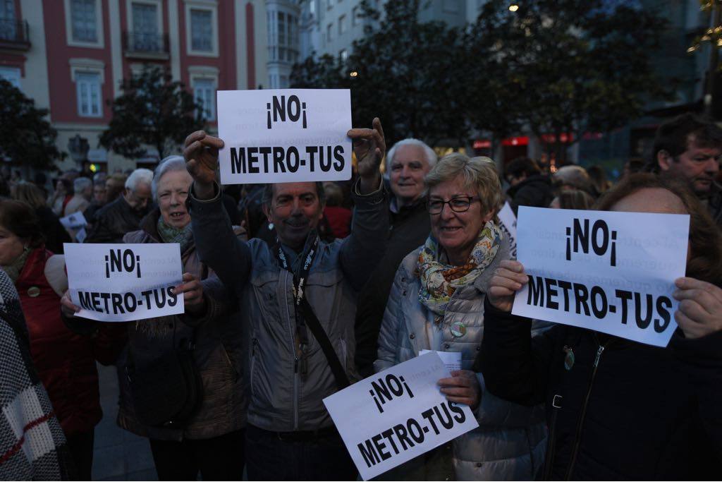 Imagen. Numerosos carteles en la manifestación