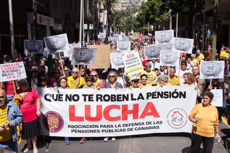 Madrid, Barcelona, Bilbao, San Sebastián, Vigo... protestan en las calles por el insuficiente alza del 0,25% y piden que estas ayudas se revaloricen en función del IPC