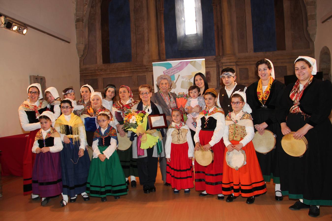 Iris Ruiz y Marisa Díaz reciben la distinción promovoida por la Mancomunidad en un acto celebrado en el Centro de Estudios Lebaniegos