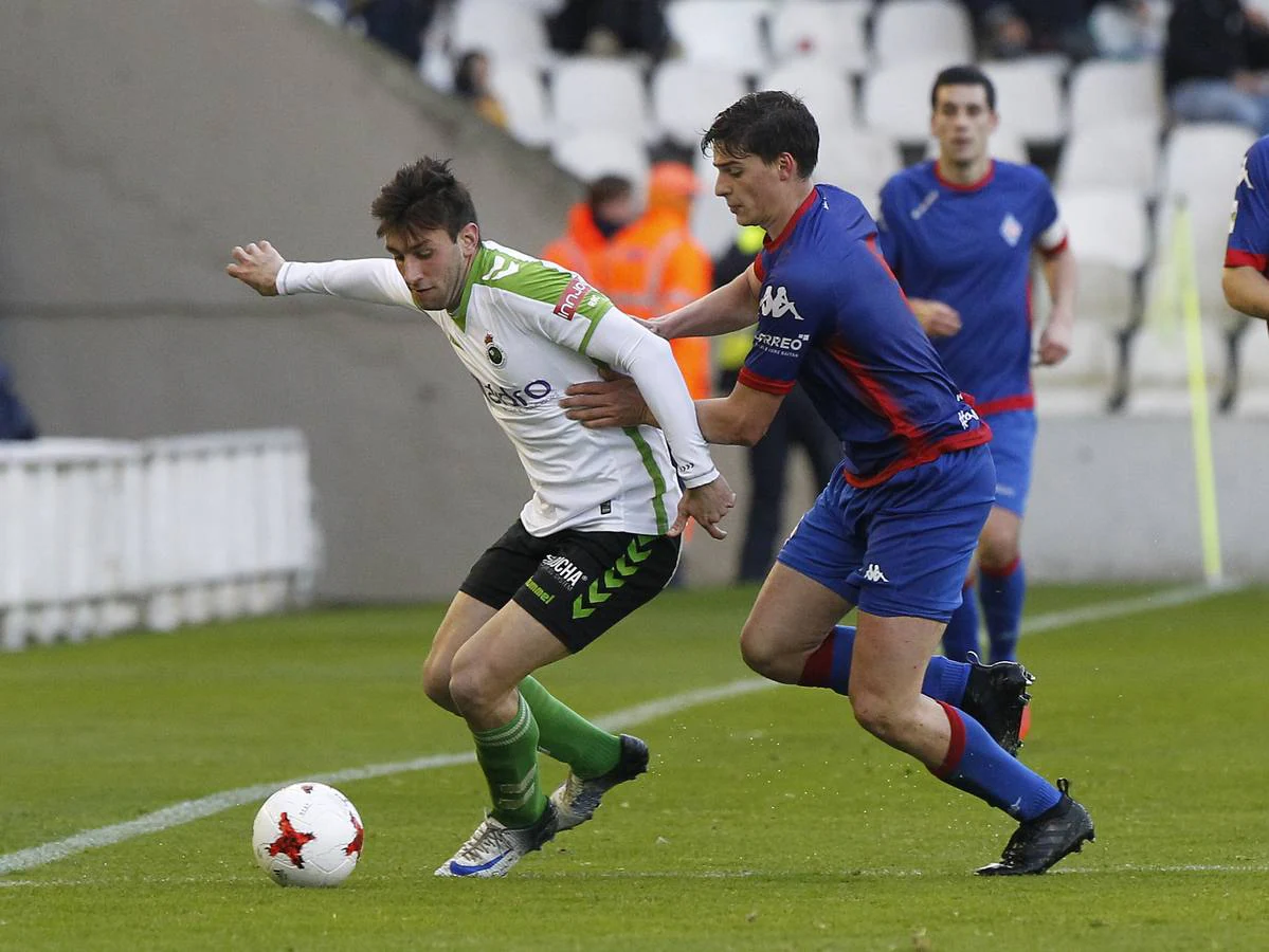 Fotos: El Racing vence 2-0 al Amorebieta