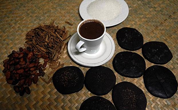 Poesía y chocolate solidario en Quijano