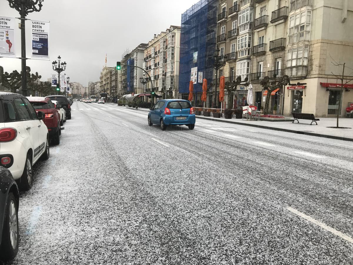 Fotos: El granizo cubre de blanco Santander