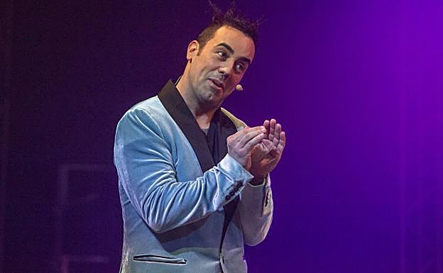 Espacio Joven organiza un curso de introducción a la magia con Raúl Alegría