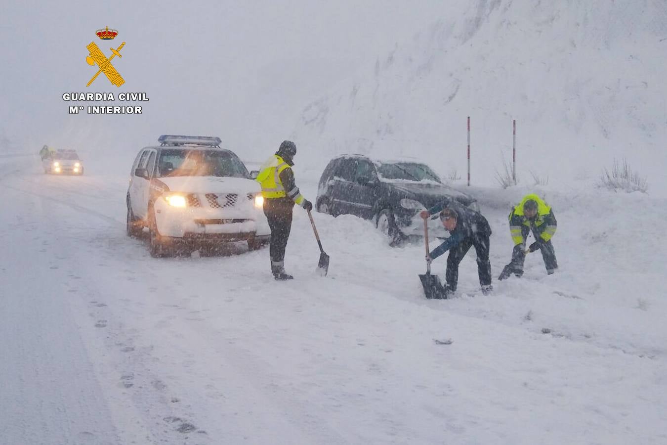 Un nuevo temporal de nieve está provocando incidencias en varias carreteras. Además, varios colegios han suspendido las clases. 