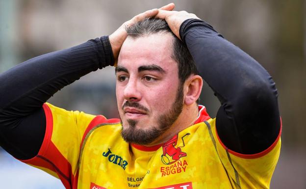 Alberto Blanco reacciona al final del partido.