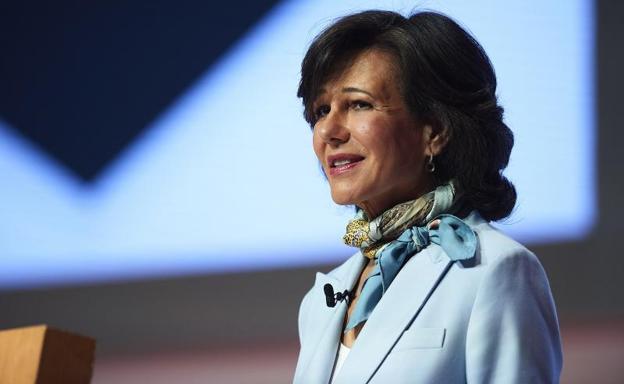 La presidenta del Banco Santander, Ana Botín, en la junta de accionistas. R. C.